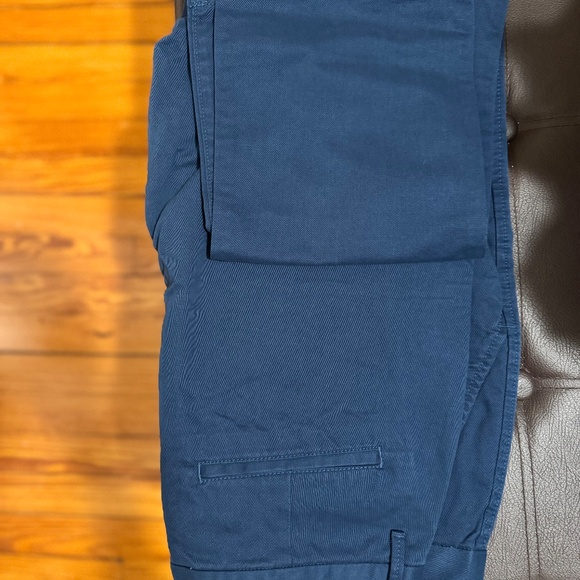 Men’s Khaki Pants (33x28) | Gap Lived-in Slim Khakis - Picture 9 of 10